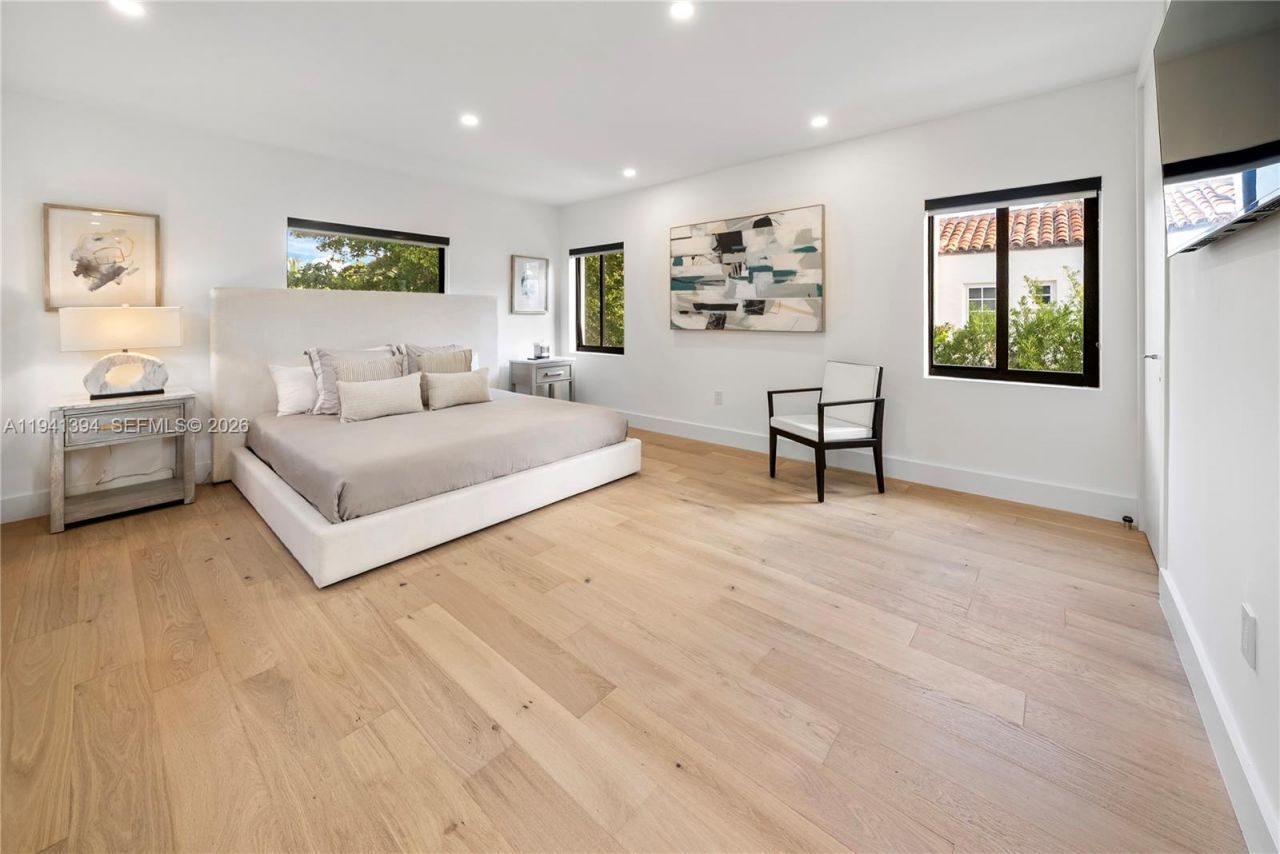 600 NE 57th St, Miami, FL 33137 Photo