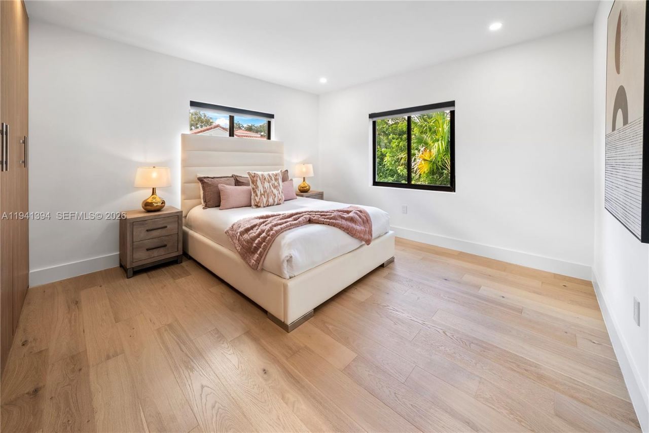 600 NE 57th St, Miami, FL 33137 Photo