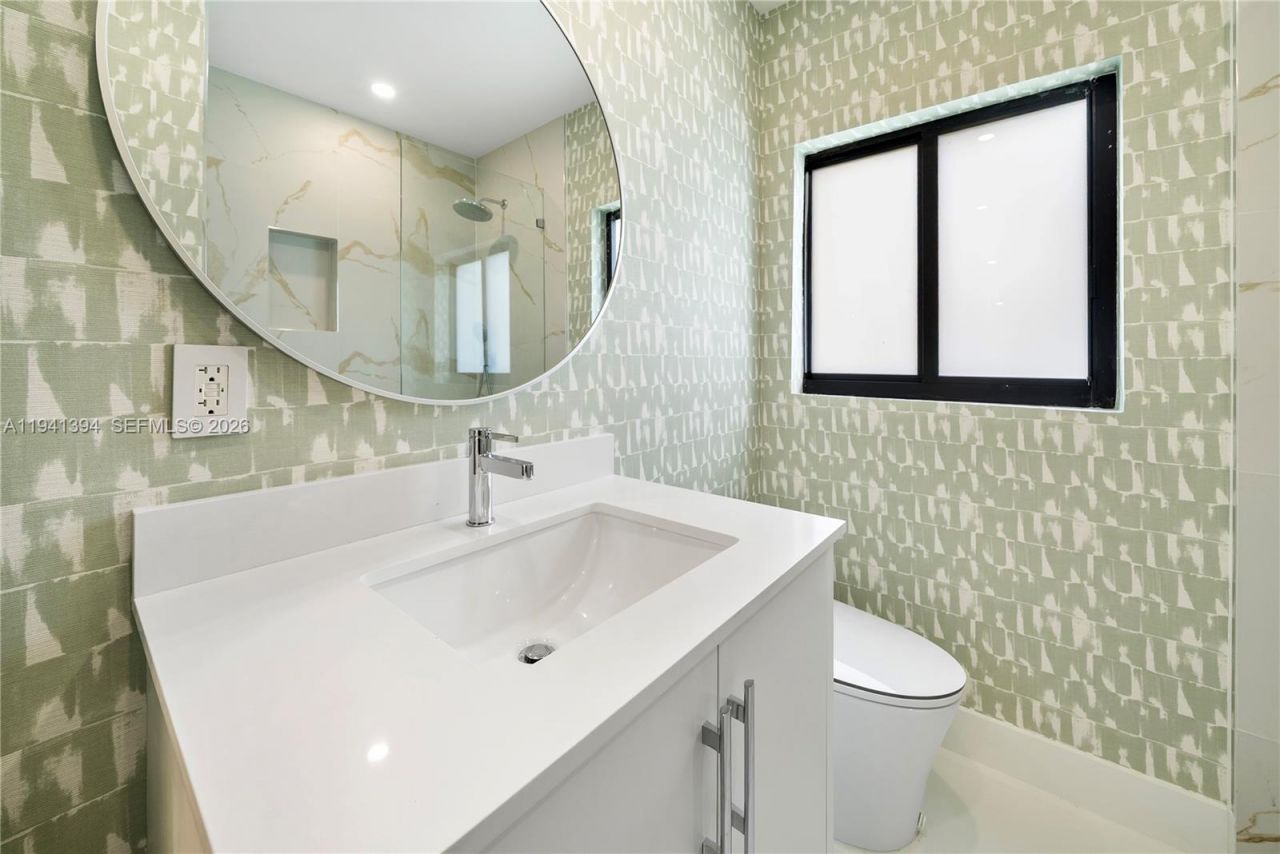 600 NE 57th St, Miami, FL 33137 Photo