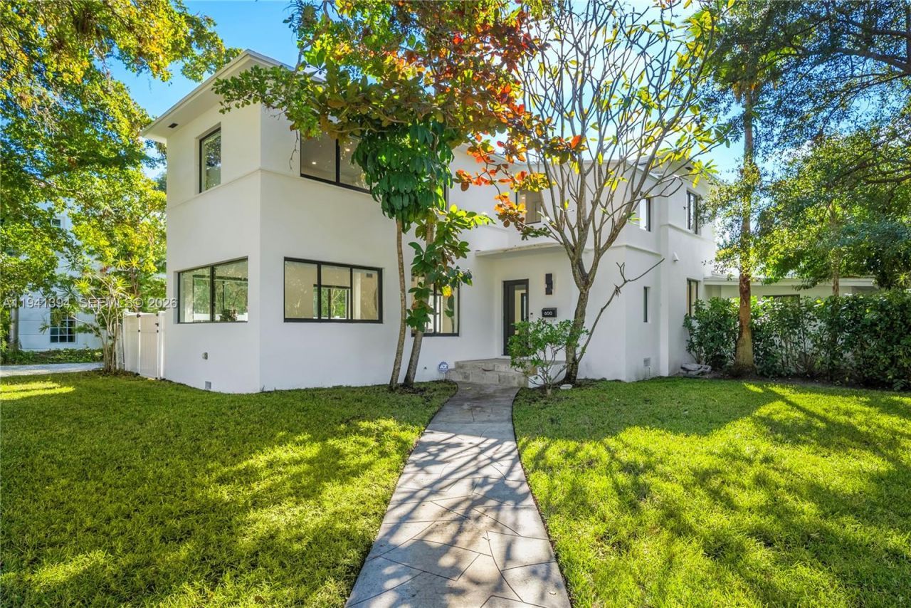 600 NE 57th St, Miami, FL 33137 Photo