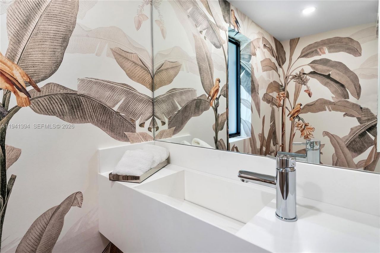 600 NE 57th St, Miami, FL 33137 Photo