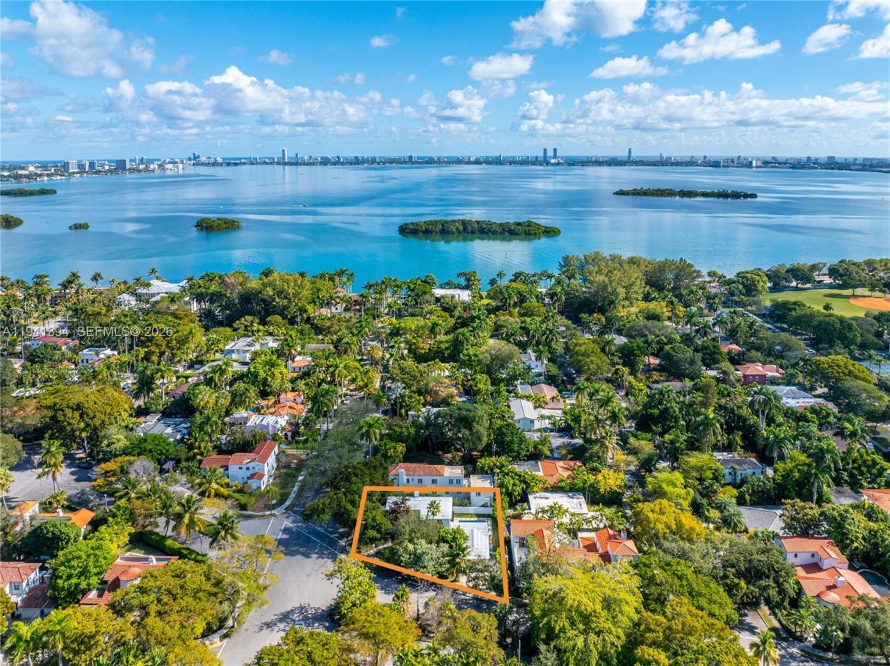 600 NE 57th St, Miami, FL 33137 Photo