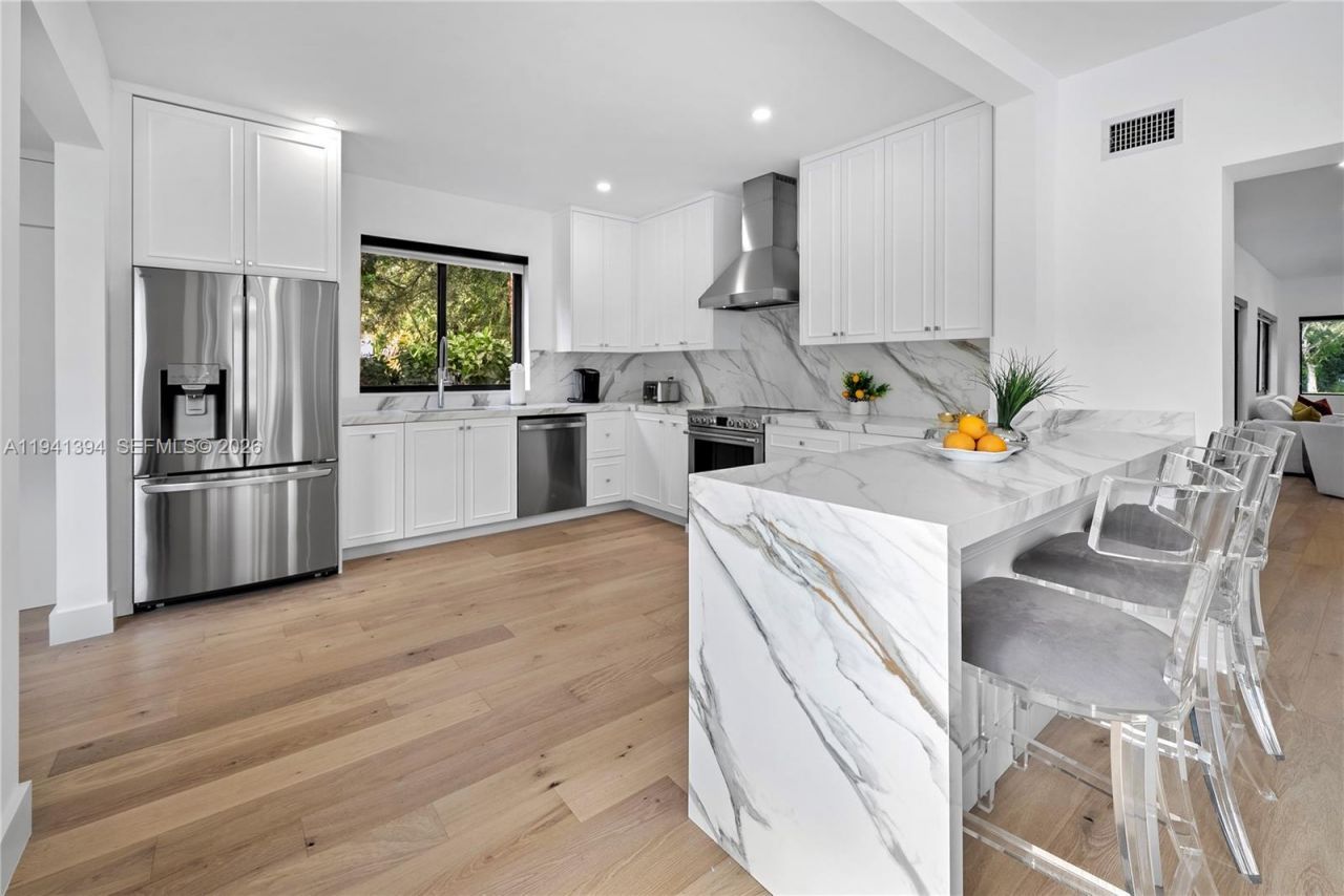 600 NE 57th St, Miami, FL 33137 Photo