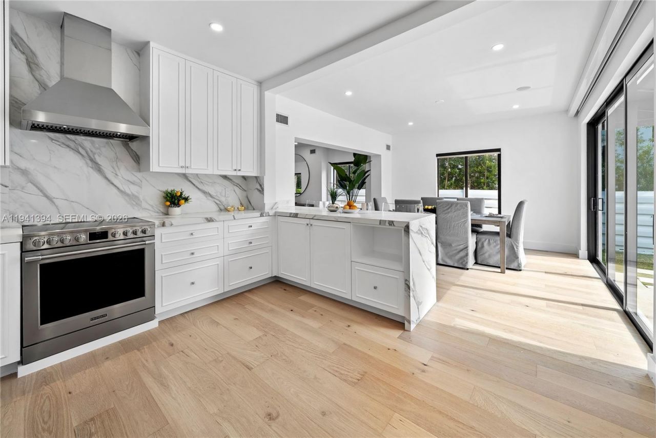 600 NE 57th St, Miami, FL 33137 Photo