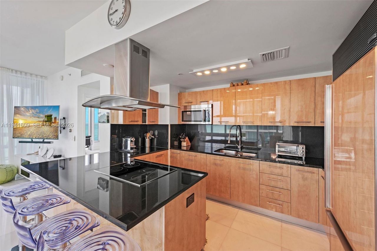 6899 Collins Ave, Unit 1205, Miami Beach, FL 33141 Photo