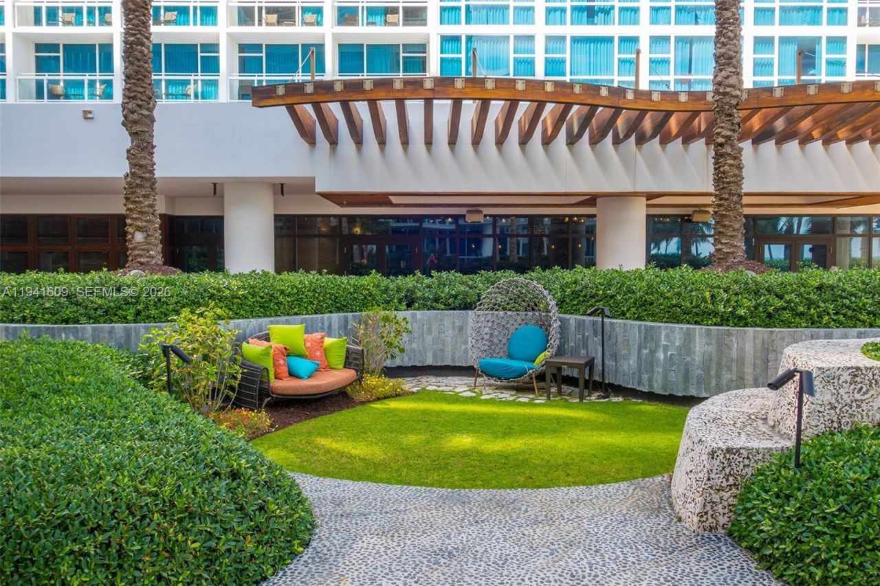 6899 Collins Ave, Unit 1205, Miami Beach, FL 33141 Photo