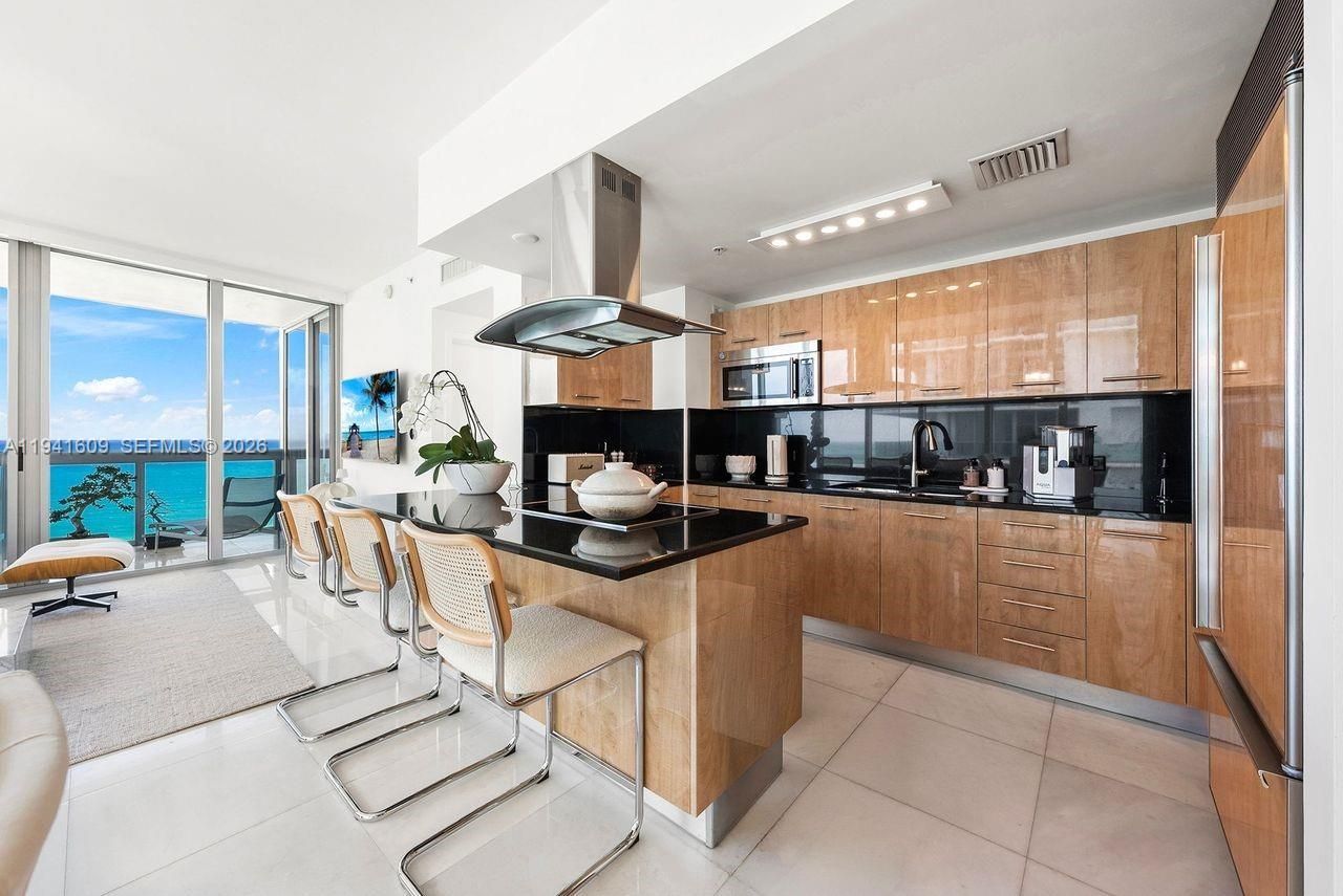 6899 Collins Ave, Unit 1205, Miami Beach, FL 33141 Photo