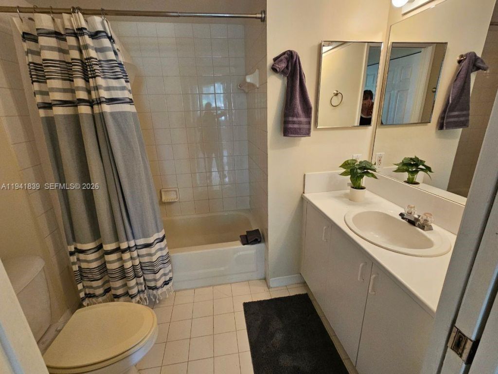 111 Yacht Club Way, Unit 106, Hypoluxo, FL 33462 Photo