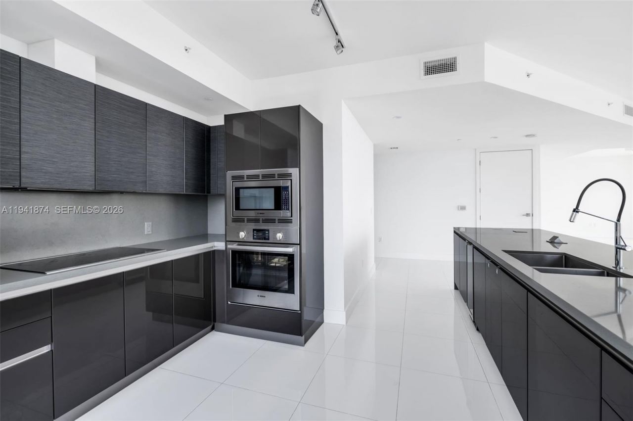 1080 Brickell Ave, Unit 3900-3901, Miami, FL 33131 Photo