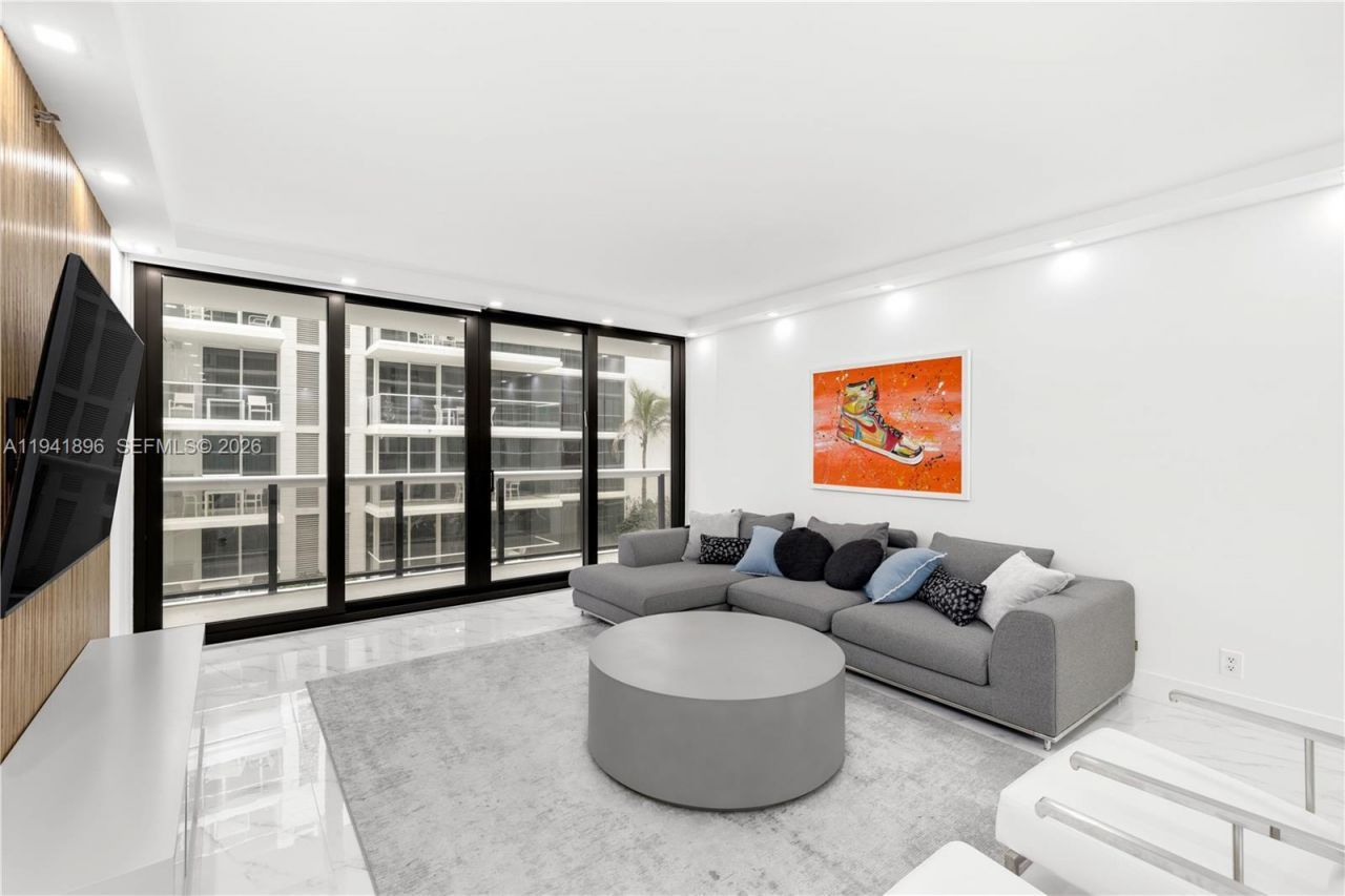 9455 Collins Ave, Unit 806, Surfside, FL 33154 Photo