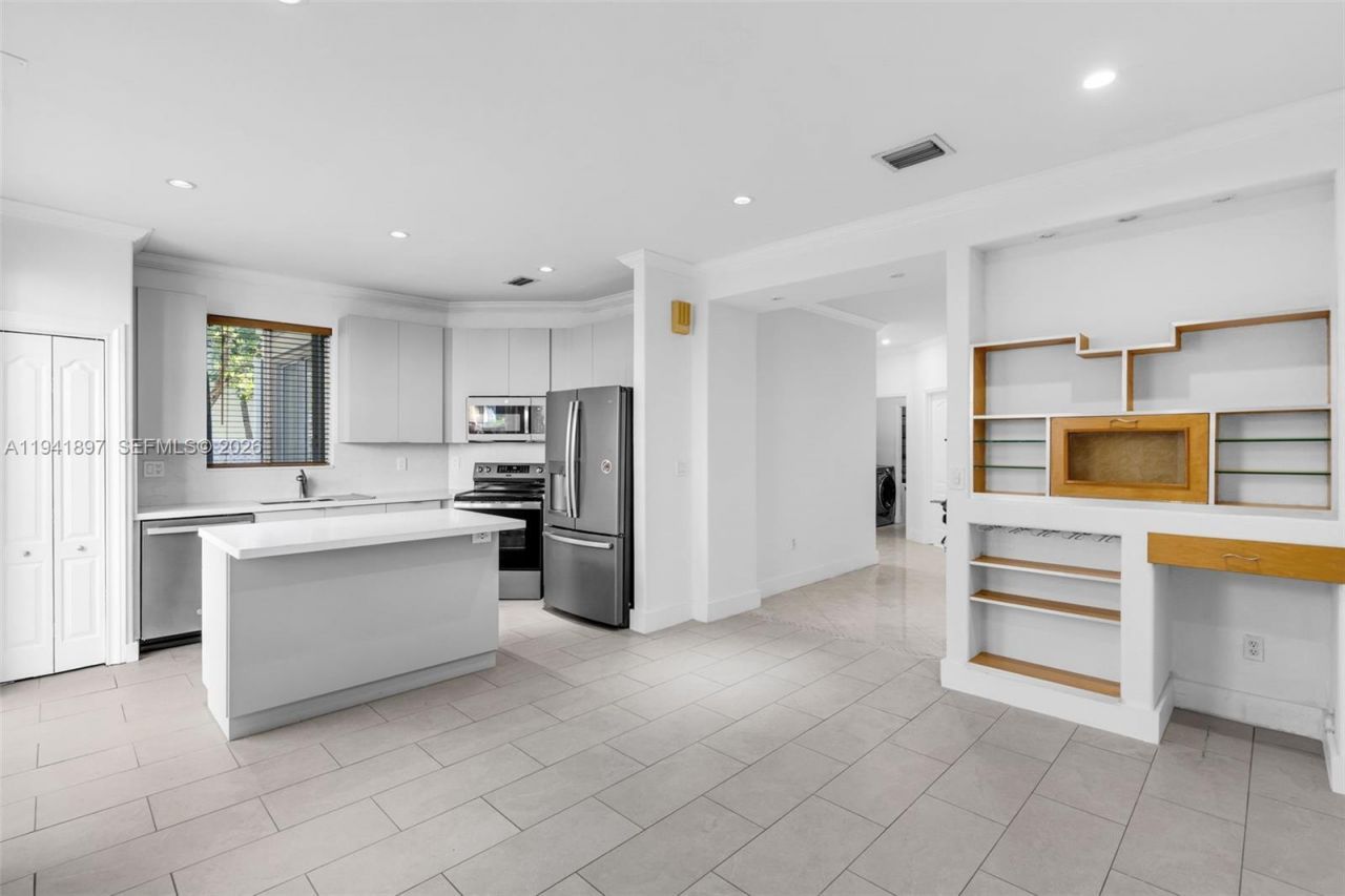 5505 NW 112th Path, Unit 5505, Doral, FL 33178 Photo