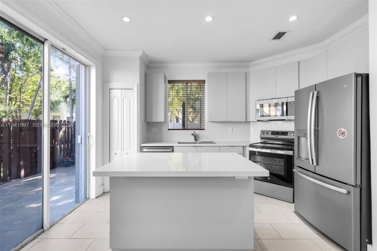 5505 NW 112th Path, Unit 5505, Doral, FL 33178 Photo