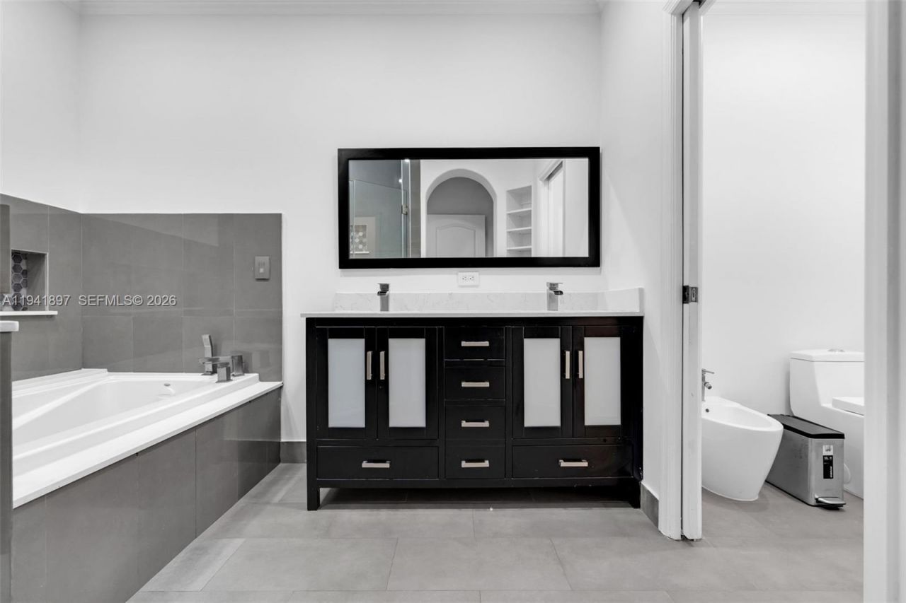 5505 NW 112th Path, Unit 5505, Doral, FL 33178 Photo