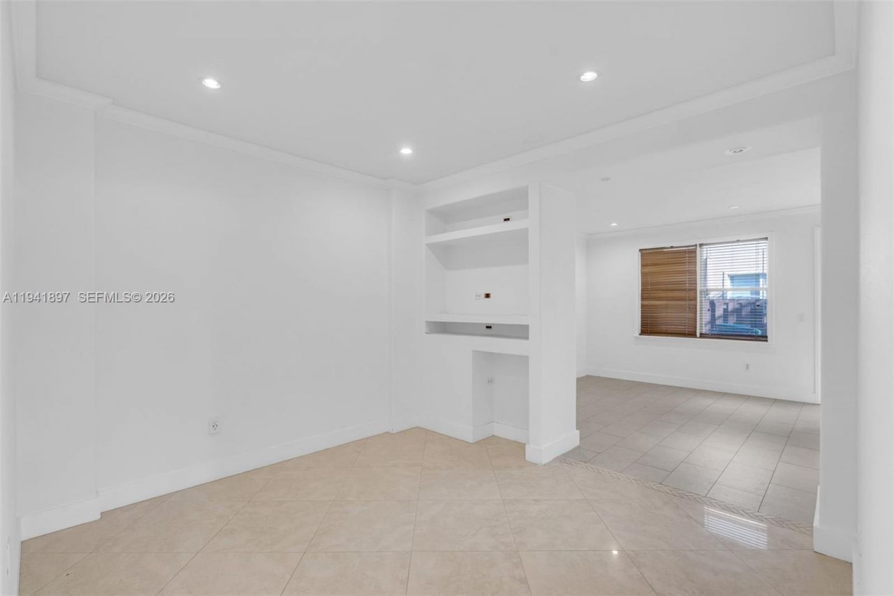 5505 NW 112th Path, Unit 5505, Doral, FL 33178 Photo