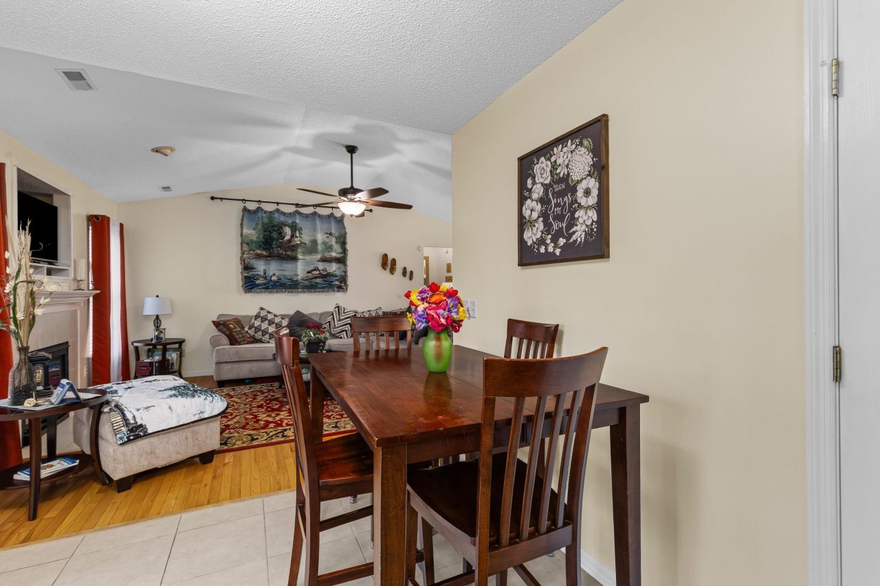 1037 Cobblestone Boulevard Photo 13