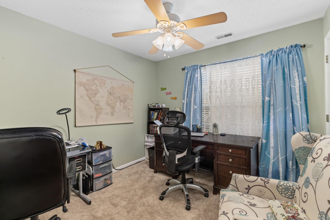 1037 Cobblestone Boulevard Photo 20