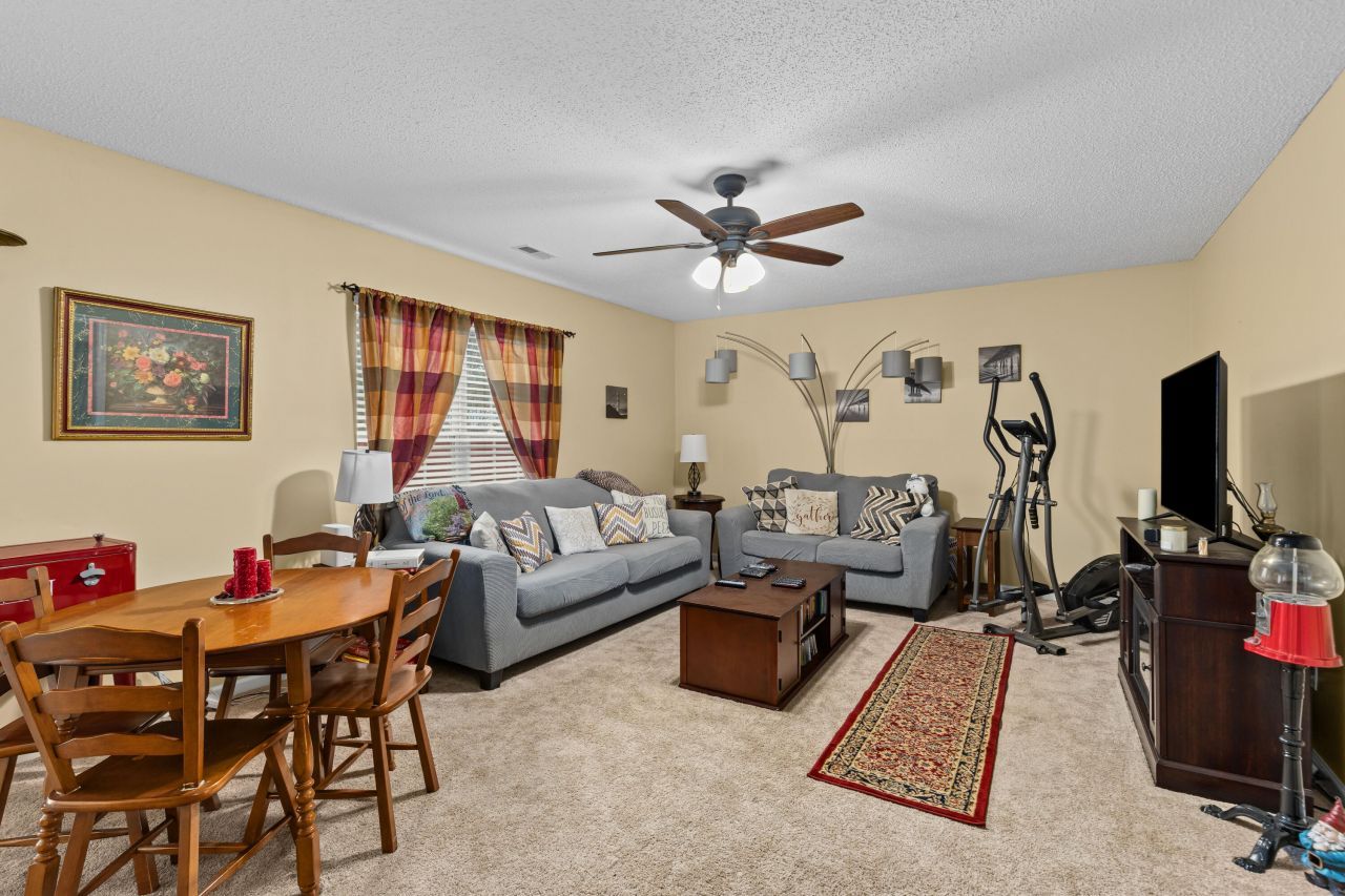 1037 Cobblestone Boulevard Photo 24