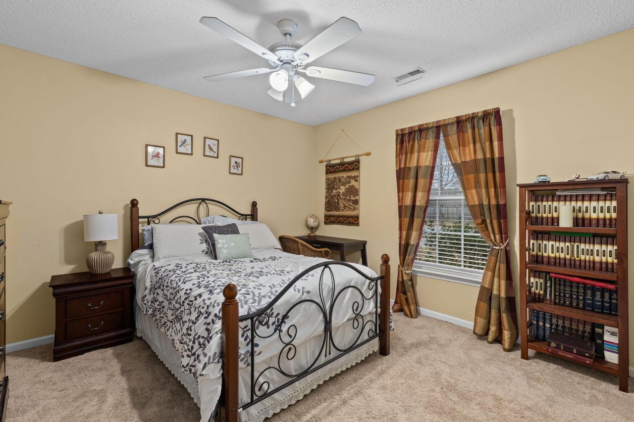 1037 Cobblestone Boulevard Photo 27