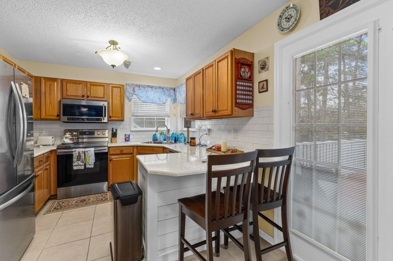 1037 Cobblestone Boulevard Photo 8