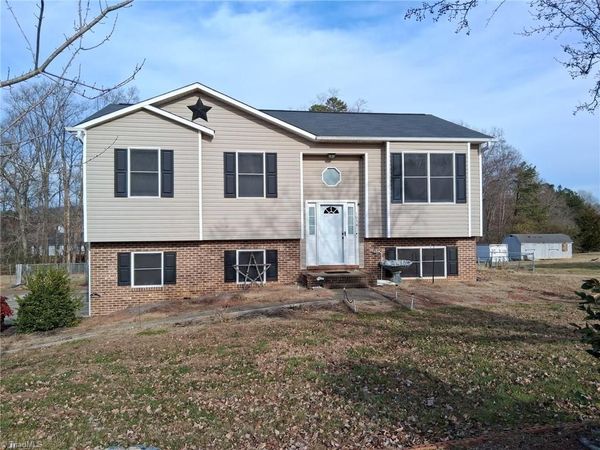 1034 Kentland Drive, King, NC 27021