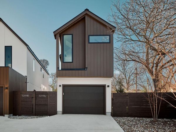 3209 Dolphin Dr, Unit 2, Austin, TX 78704