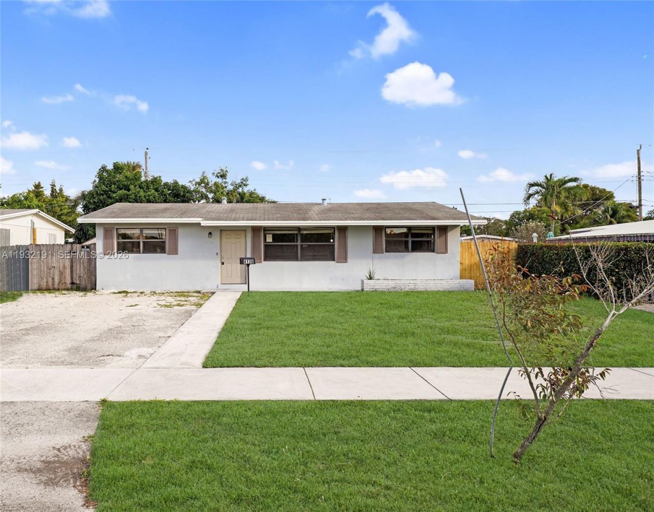 4136 NW 13th Ave, Oakland Park, FL 33309 Main Photo