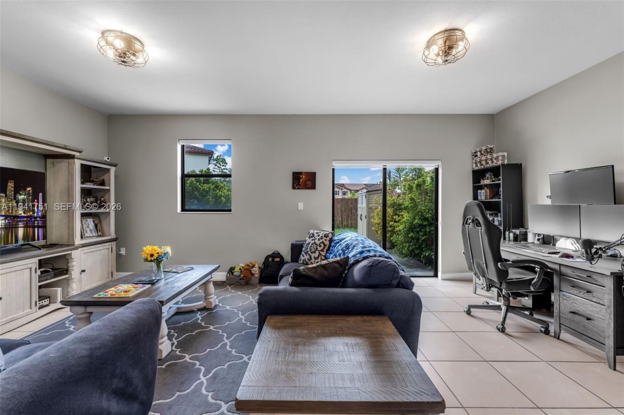 3763 SE 2nd St , Homestead, FL 33033 Photo