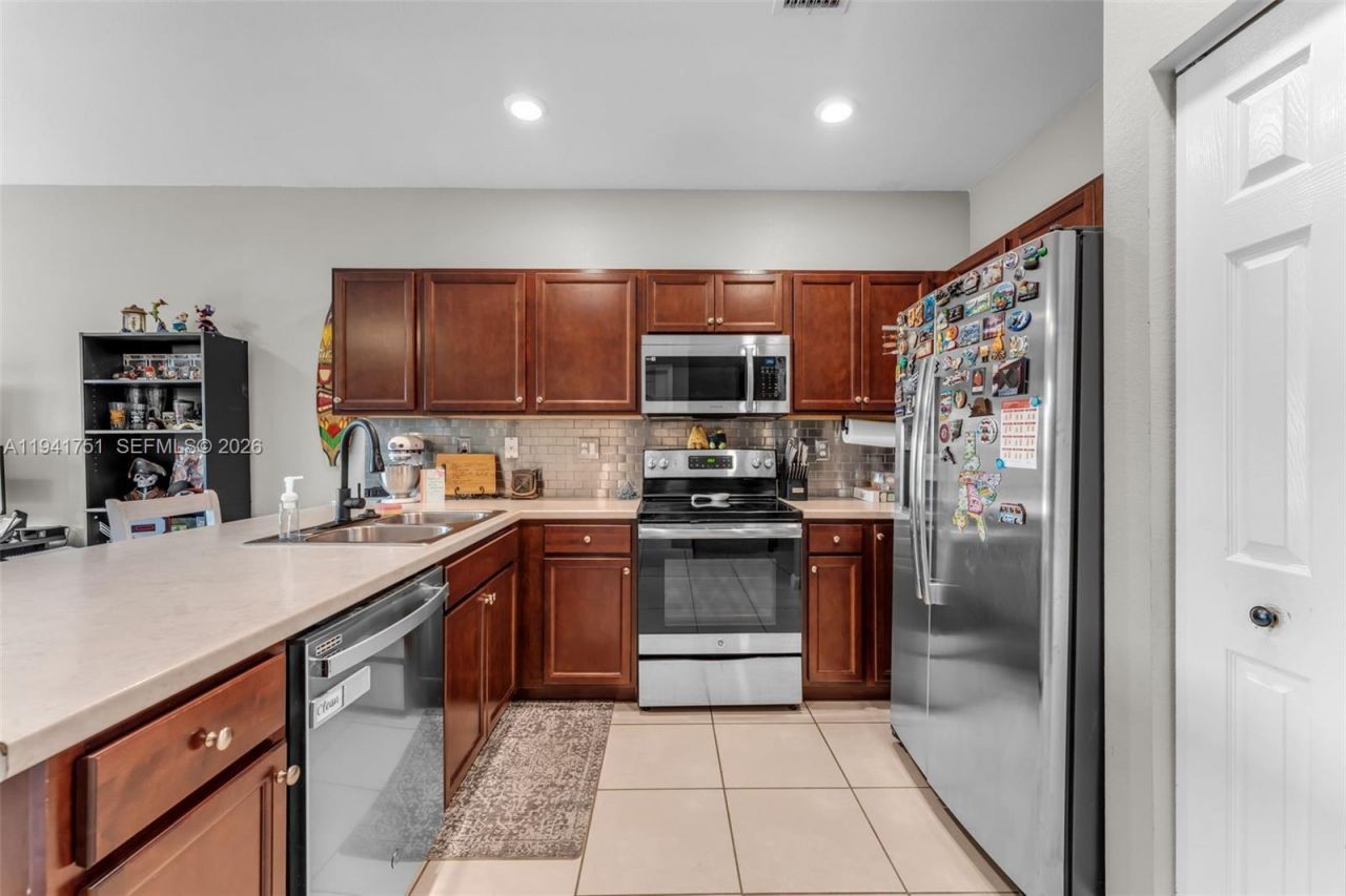 3763 SE 2nd St , Homestead, FL 33033 Photo