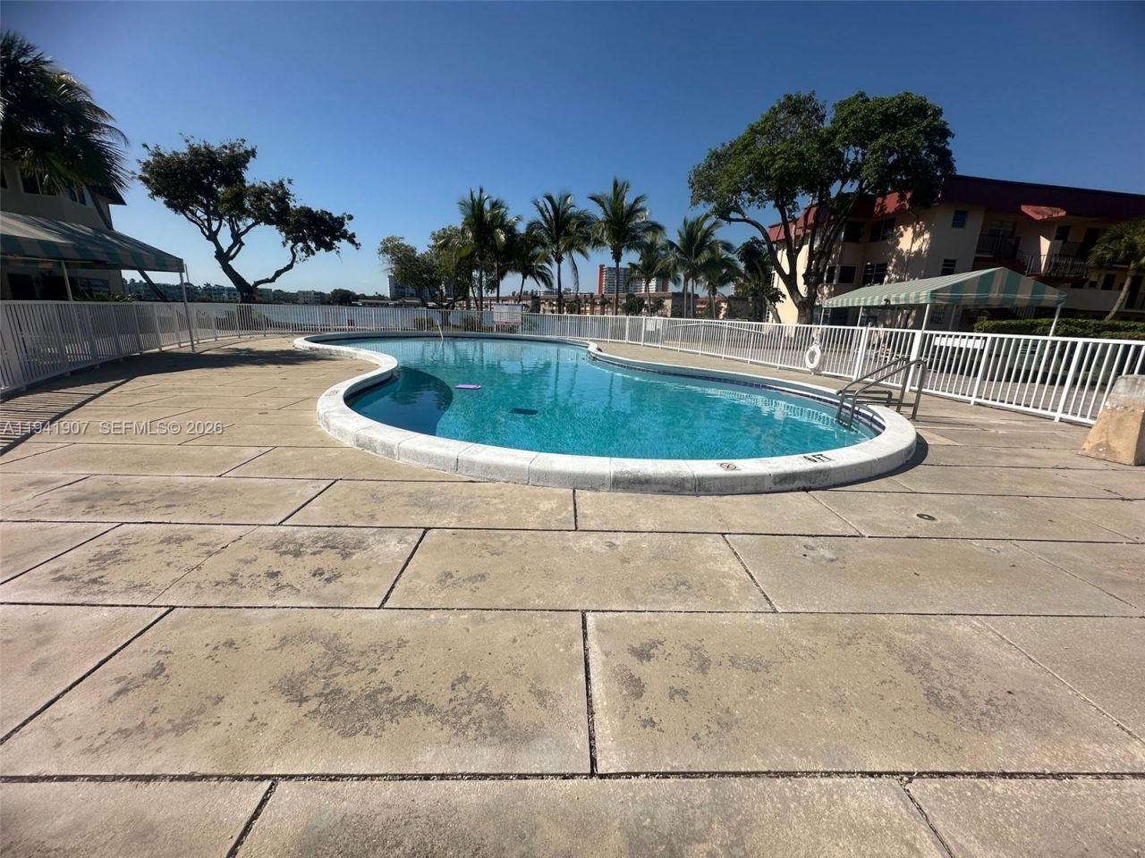 1530 NE 191st St, Unit 205, Miami, FL 33179 Photo