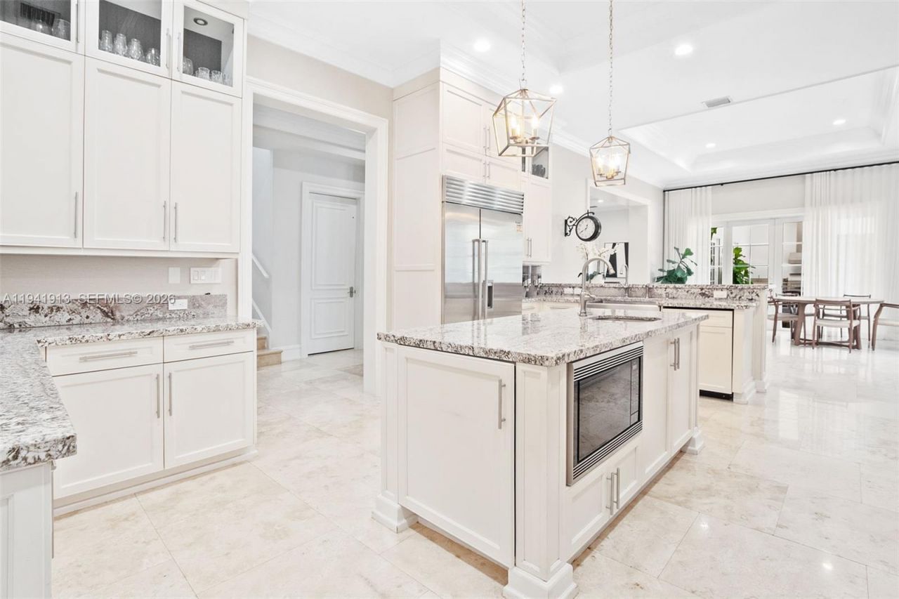 5901 Rolling Road Dr, Pinecrest, FL 33156 Photo