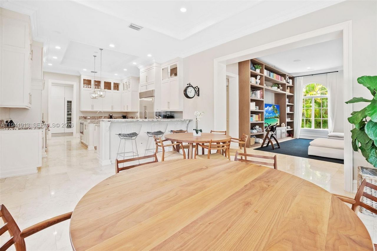 5901 Rolling Road Dr, Pinecrest, FL 33156 Photo