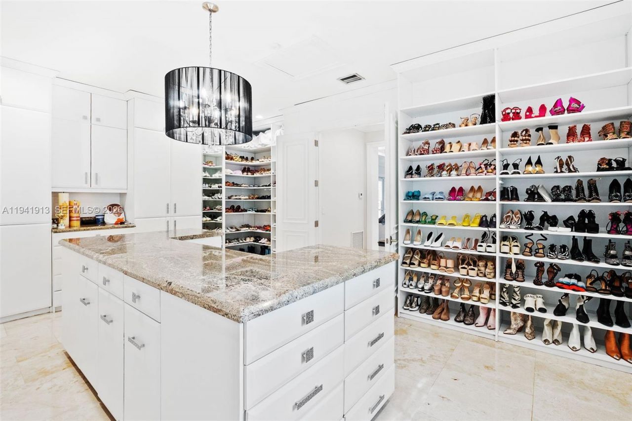 5901 Rolling Road Dr, Pinecrest, FL 33156 Photo