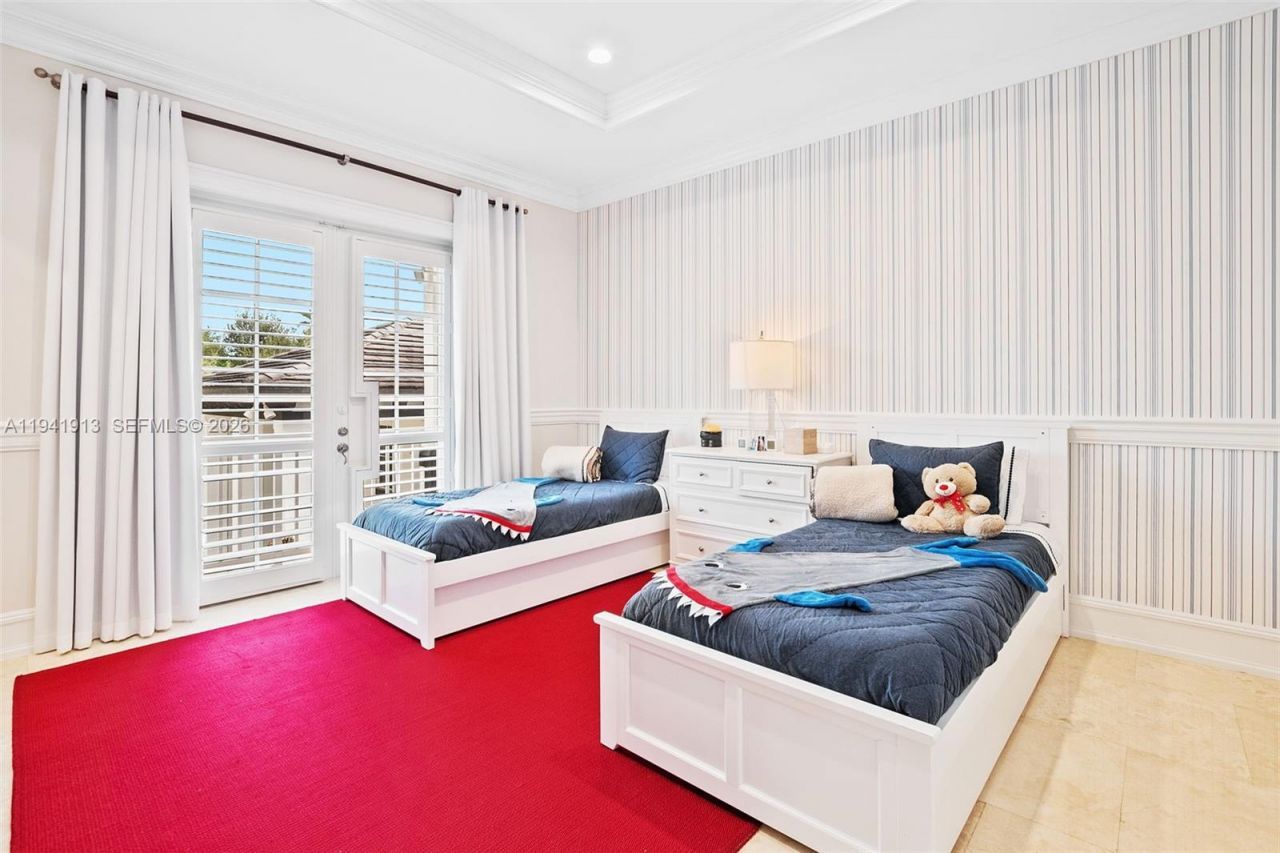 5901 Rolling Road Dr, Pinecrest, FL 33156 Photo