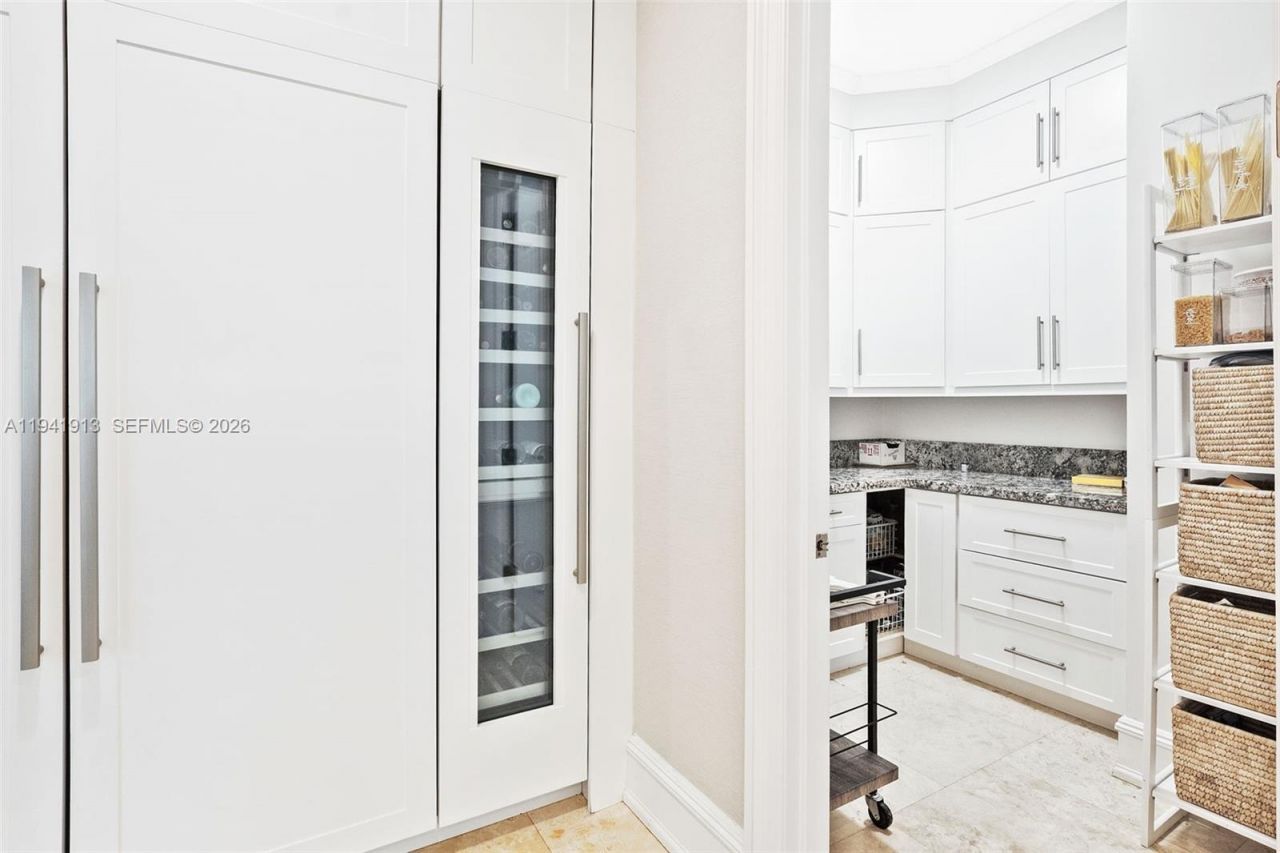 5901 Rolling Road Dr, Pinecrest, FL 33156 Photo