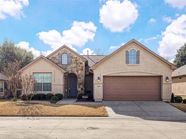 9601 Ravenwood Drive, Denton, TX 76207