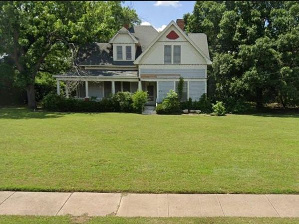 506 S 3rd Street, Grandview, TX 76050