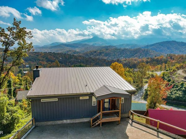 732 Beanstalk Road, Gatlinburg, TN 37738