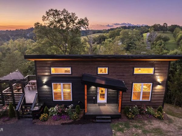 850 Blue Herring Way, Sevierville, TN 37876