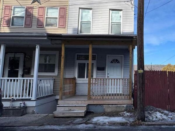 219 W WATER STREET, LANSFORD, PA 18232
