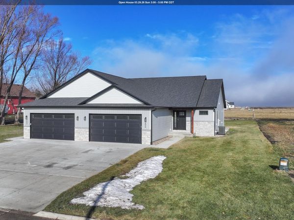 204 E Lillian Avenue, Conrad, IA 50621