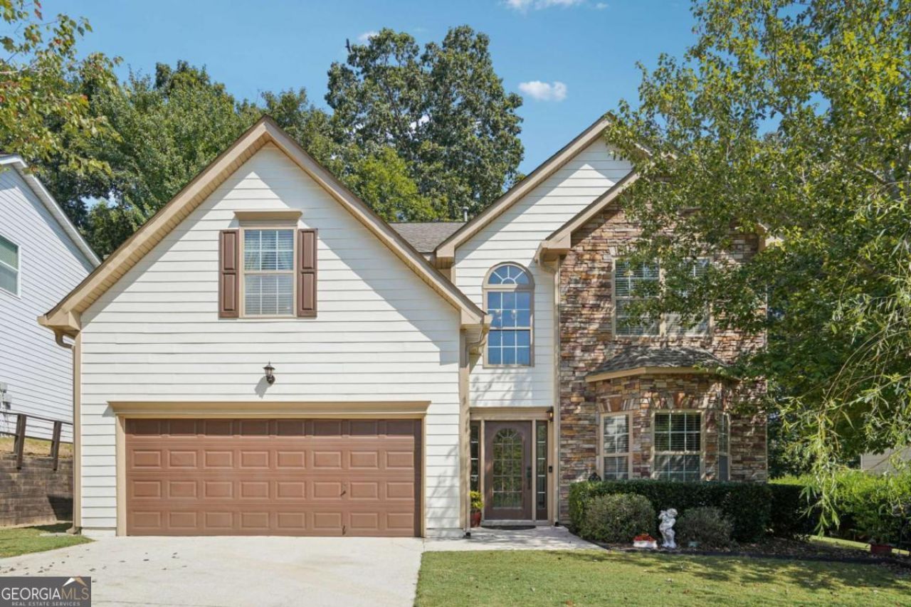 715 Moonlight Way, Suwanee, GA 30024 Main Photo