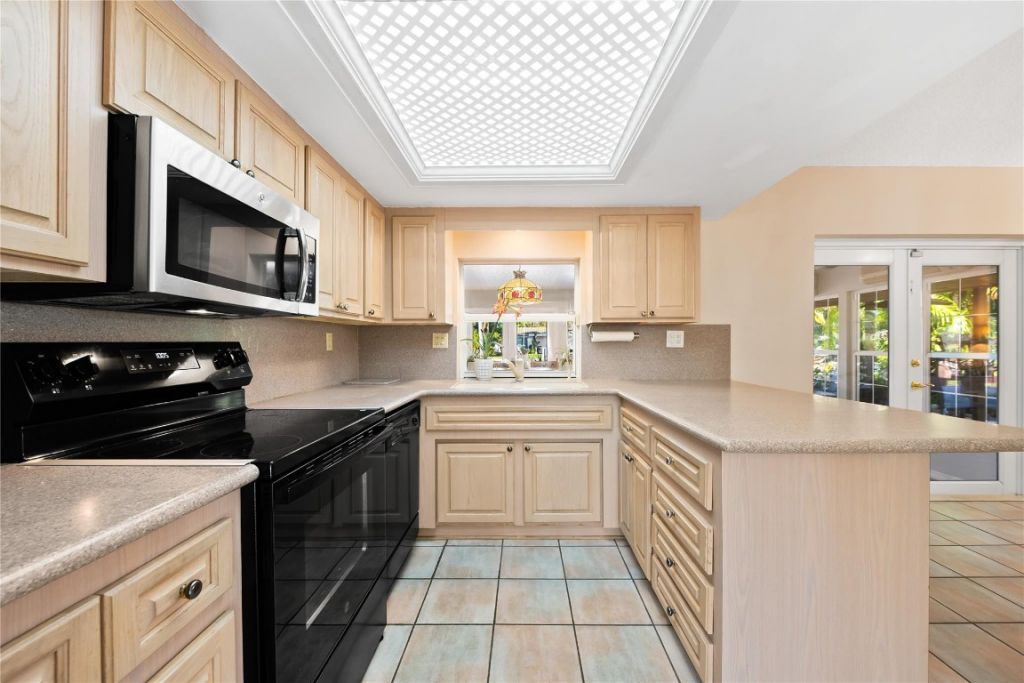 1735 NE 23rd Avenue, Fort Lauderdale, FL 33305 Photo