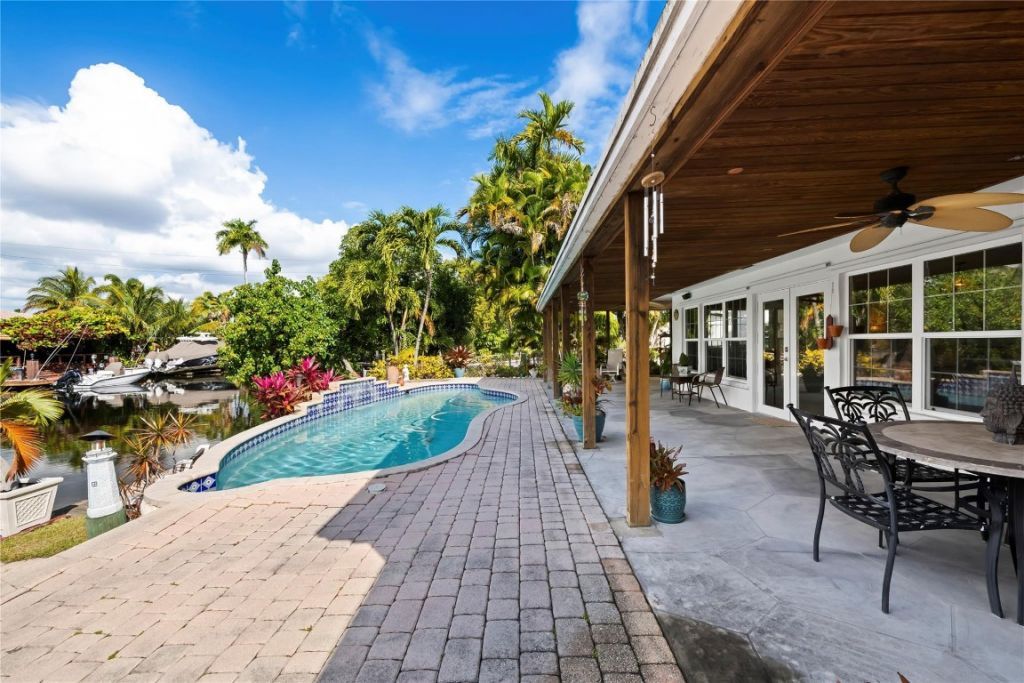 1735 NE 23rd Avenue, Fort Lauderdale, FL 33305 Photo