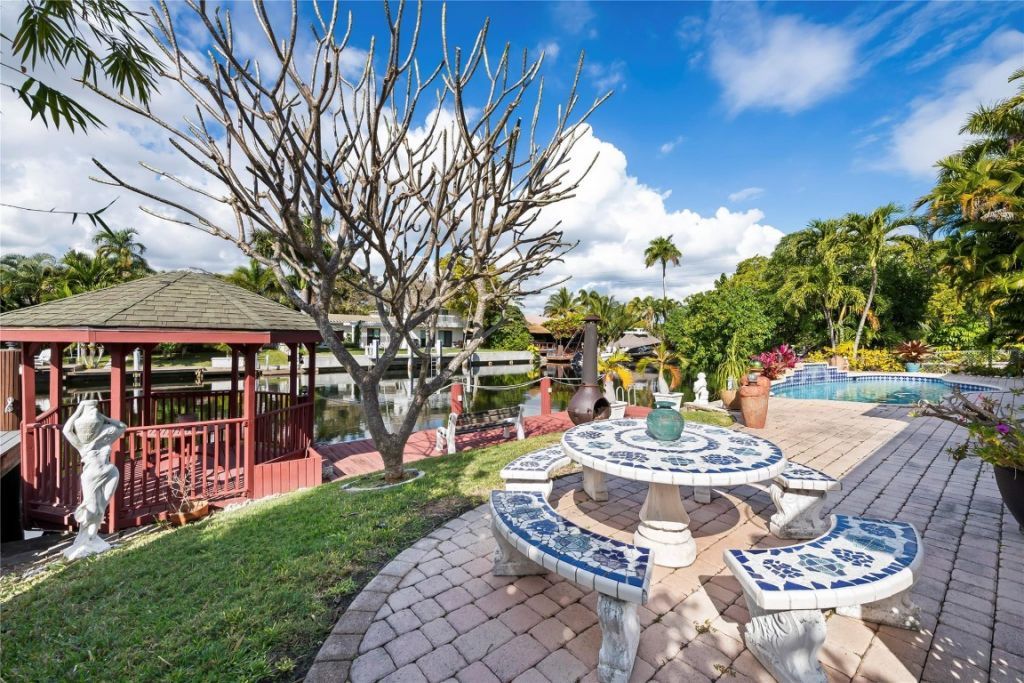 1735 NE 23rd Avenue, Fort Lauderdale, FL 33305 Photo