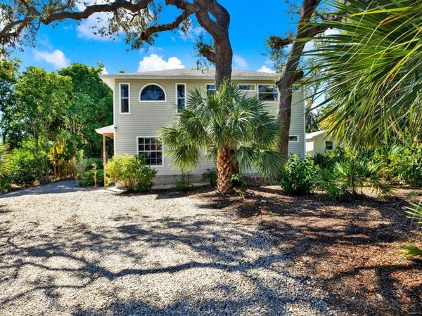 201 GEORGIA AVENUE, CRYSTAL BEACH, FL 34681