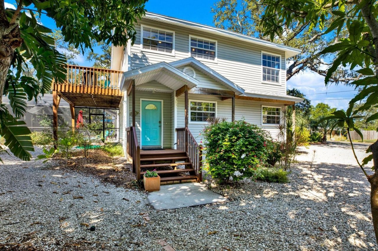 201 Georgia Avenue, Crystal Beach, FL 34681 Photo