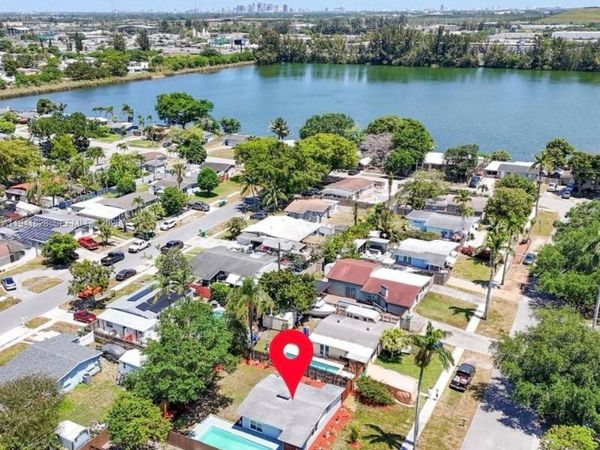 5621 SW 38th Ct, Davie, FL 33314