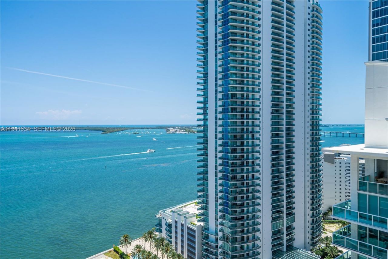 1200 Brickell Bay Dr, Unit 2807, Miami, FL 33131 Photo