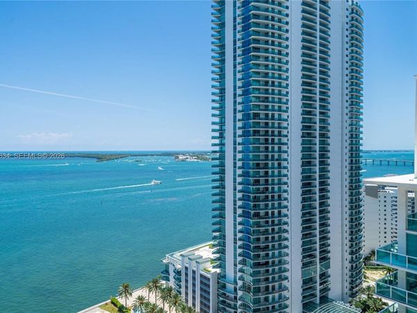 1200 Brickell Bay Dr, Unit 2807, Miami, FL 33131