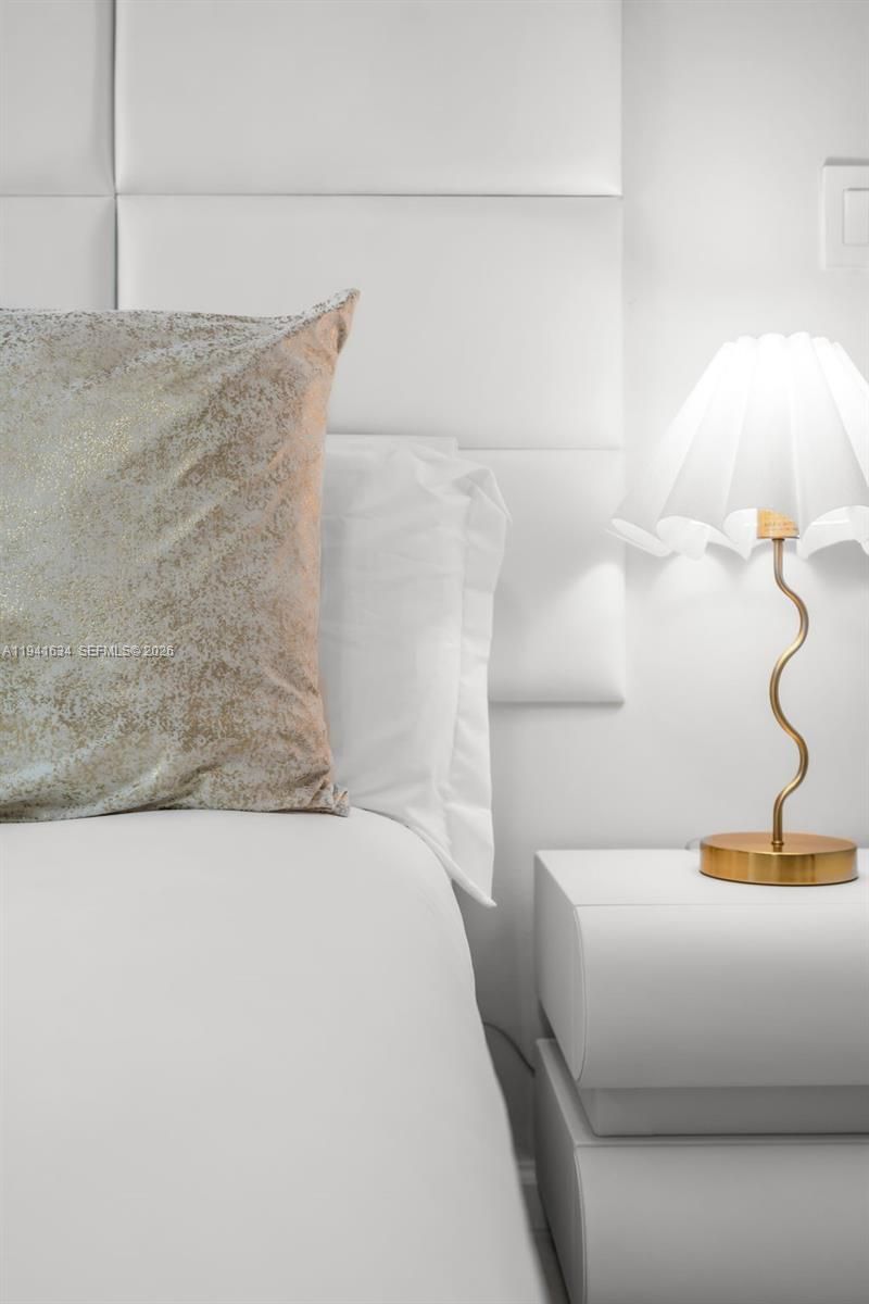 1200 Brickell Bay Dr, Unit 2807, Miami, FL 33131 Photo